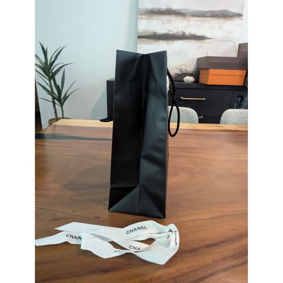 Chanel Black Shopping Gift Bag With Camellia Flower And Ribbon Elegant Packaging - Picture 4 of 11